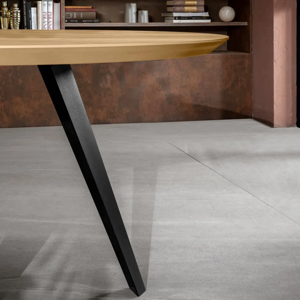 Fester runder Tisch mit Eichenfurnierplatte und Metallgestell – Alpenveilchen