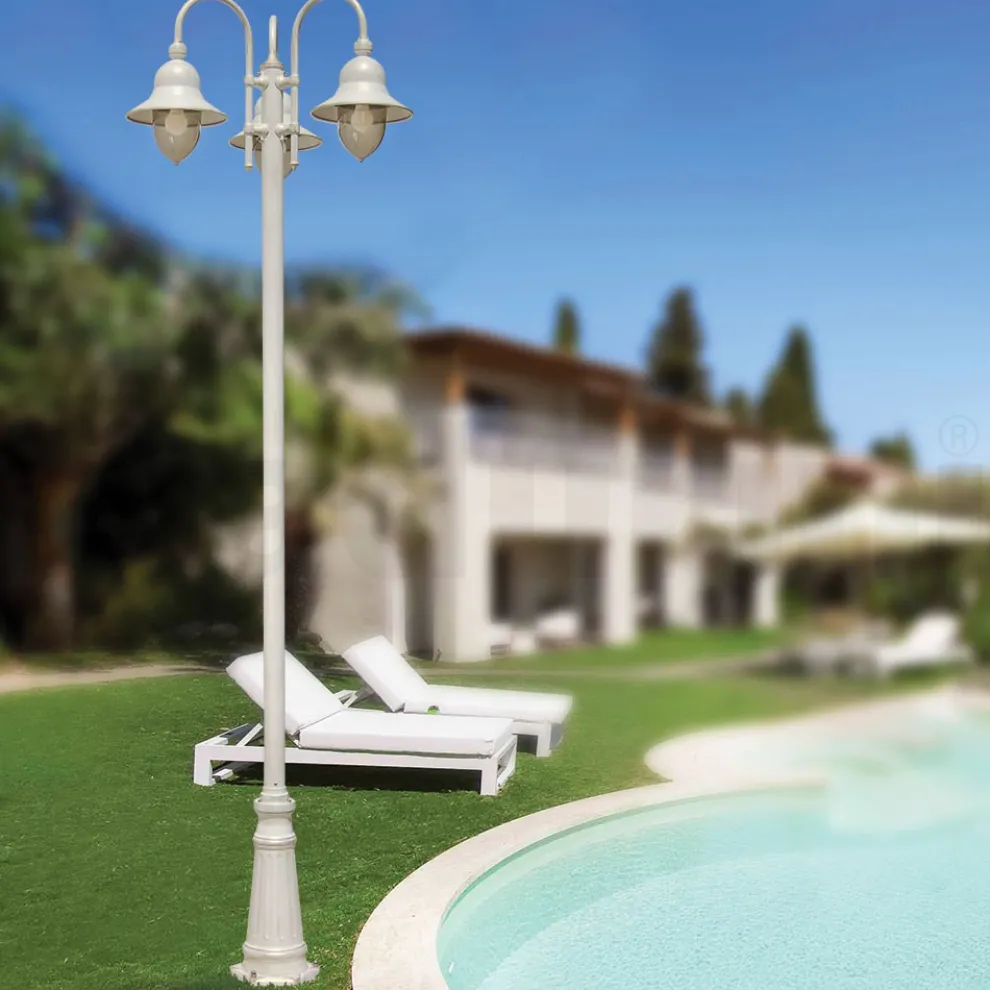 Gartenlampe mit 3 Lichtern aus Aluminium, hergestellt in Italien – Cassandra