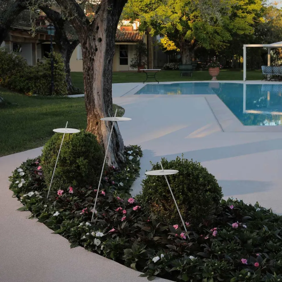 Garten-Stehlampe Aluminium Weiß Design mit Seerosenblatt - Cipriam