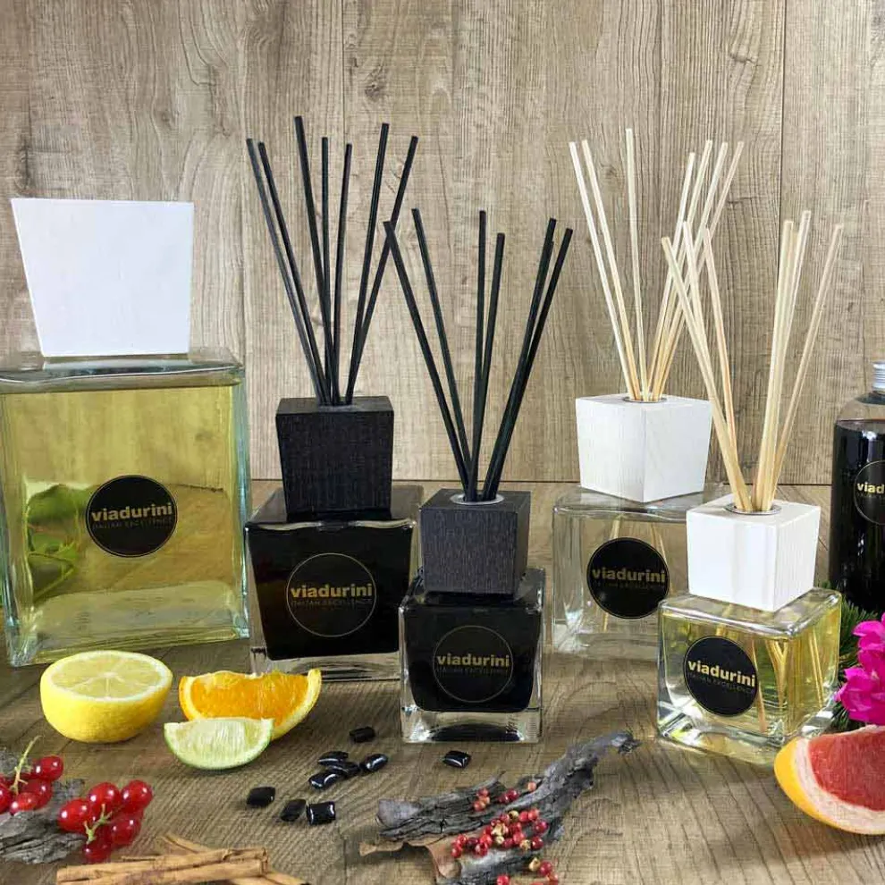 Mandarine und Zimt Raumduft 500 ml mit Stäbchen - Lamaddalena