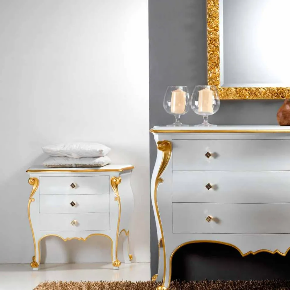 Nachttisch im klassischen Wohnstil mit goldenem Applikationen Bio handmade