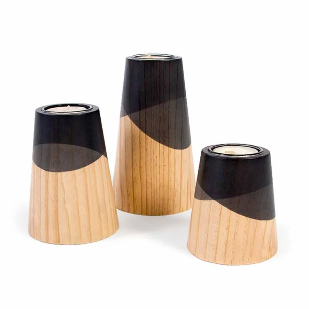 Zusammensetzung von 3 modernen Kerzenhaltern aus massivem Kiefernholz - Weiß