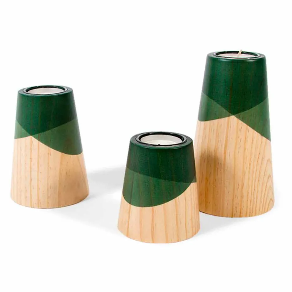 Zusammensetzung von 3 modernen Kerzenhaltern aus massivem Kiefernholz - Weiß