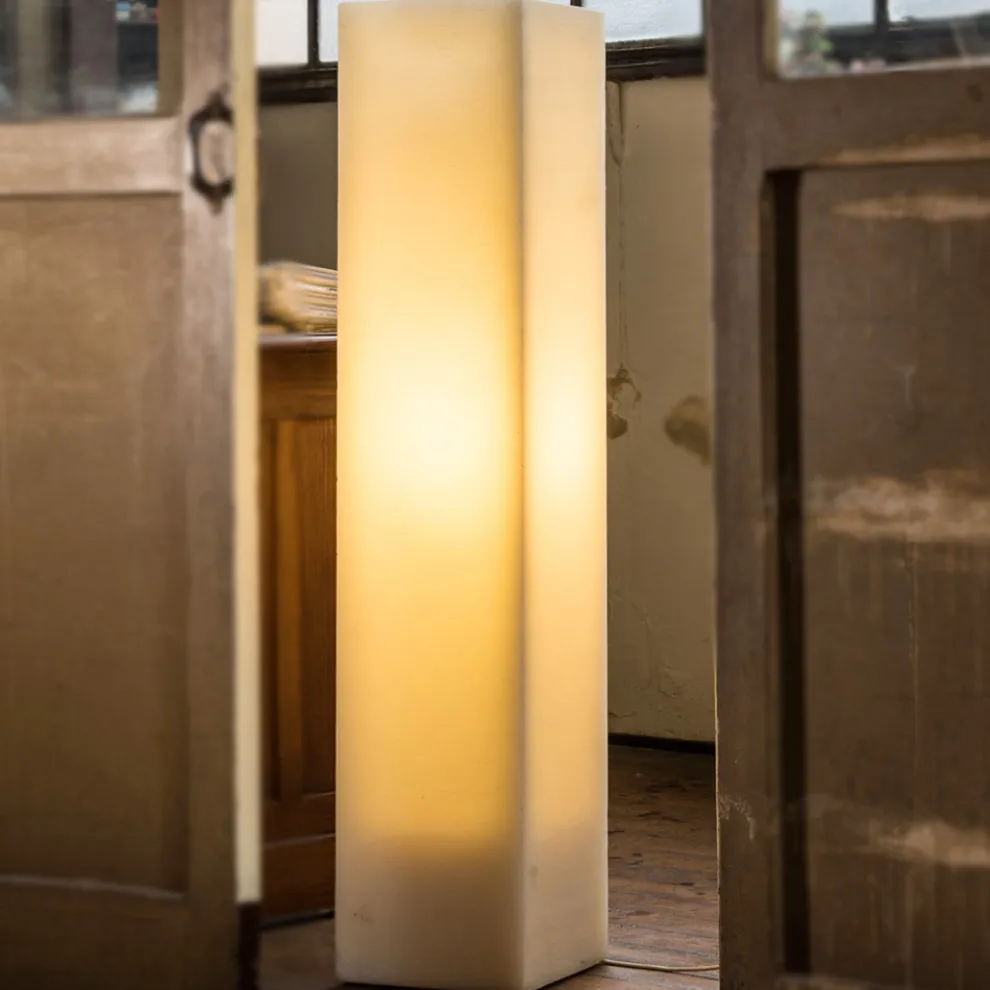 High Scratched Effect Wachslampe und Made in Italy Design - Dalila