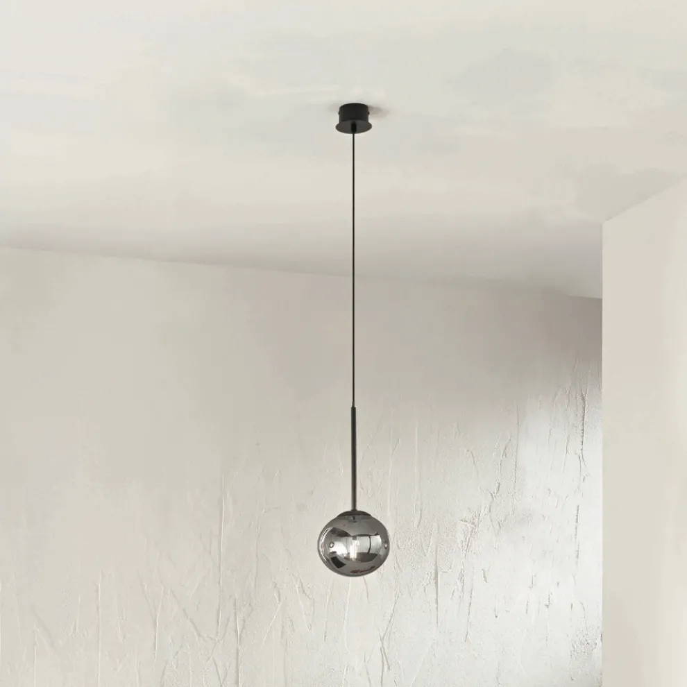 Hängelampe aus lackiertem Metall und geblasenem Glas - Ailanto