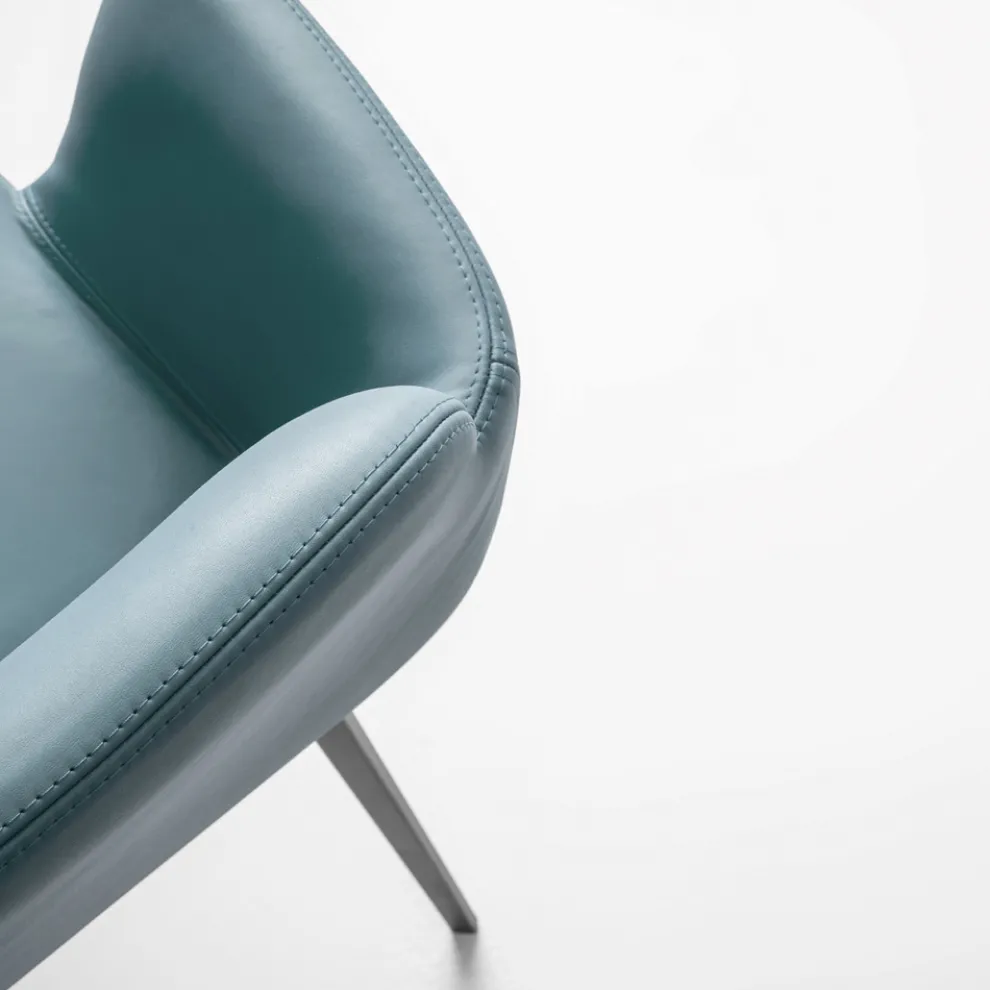 Hochwertiger Sessel aus Leder und lackiertem Metall Made in Italy - Molde
