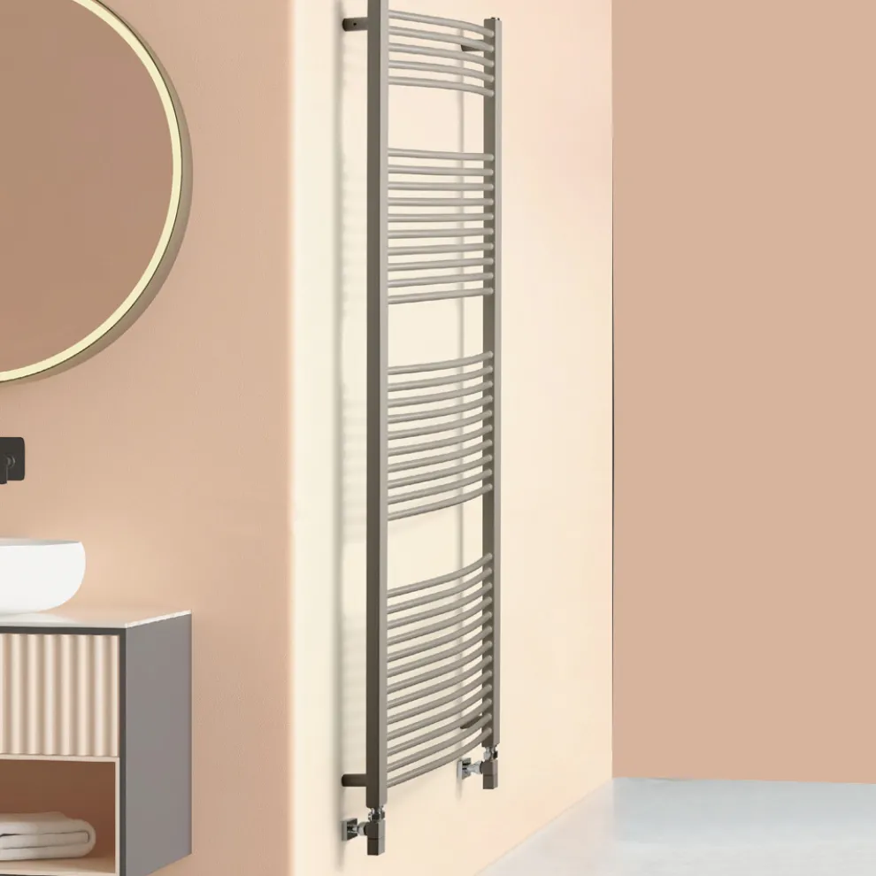 Hydraulischer Handtuchwärmer aus Stahl in verschiedenen Farben Made in Italy - Ibis