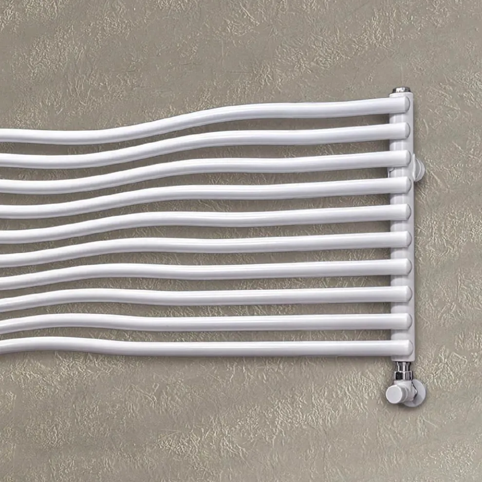 Hydraulischer Heizkörper mit horizontal gebogenen Elementen, hergestellt in Italien – Zucchero