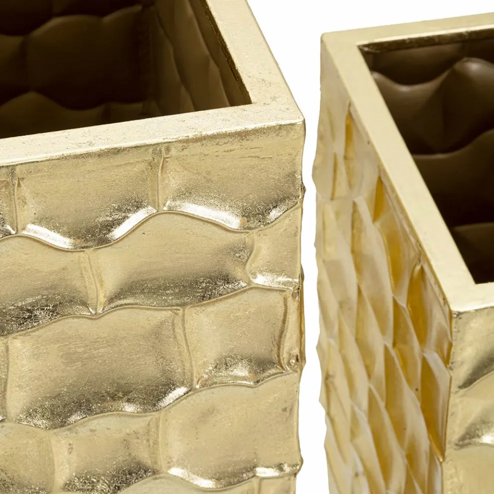 3 quadratische Vasen aus goldenem Eisen mit unregelmäßigen Reliefdekorationen - Walter