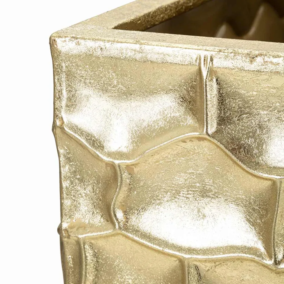 3 quadratische Vasen aus goldenem Eisen mit unregelmäßigen Reliefdekorationen - Walter