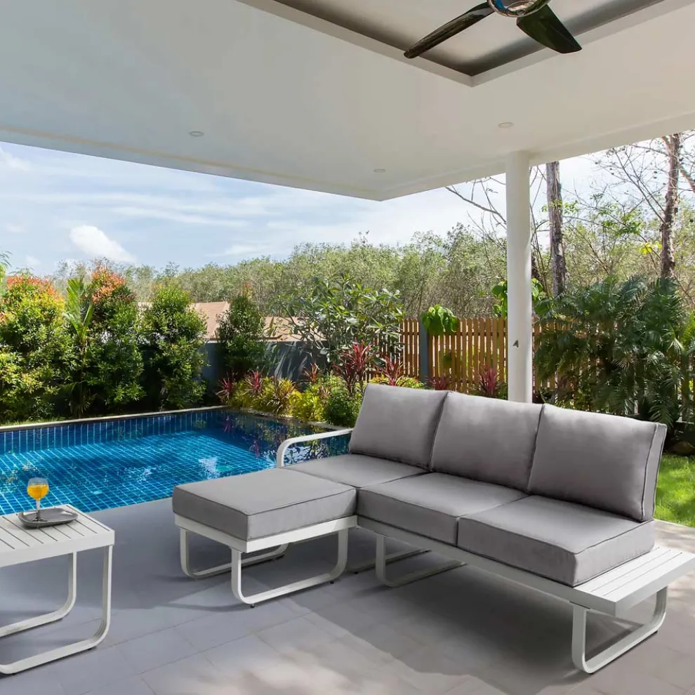 3-Sitzer-Sofa mit Outdoor-Pouf, geliefert mit 2 Bezügen – Partir