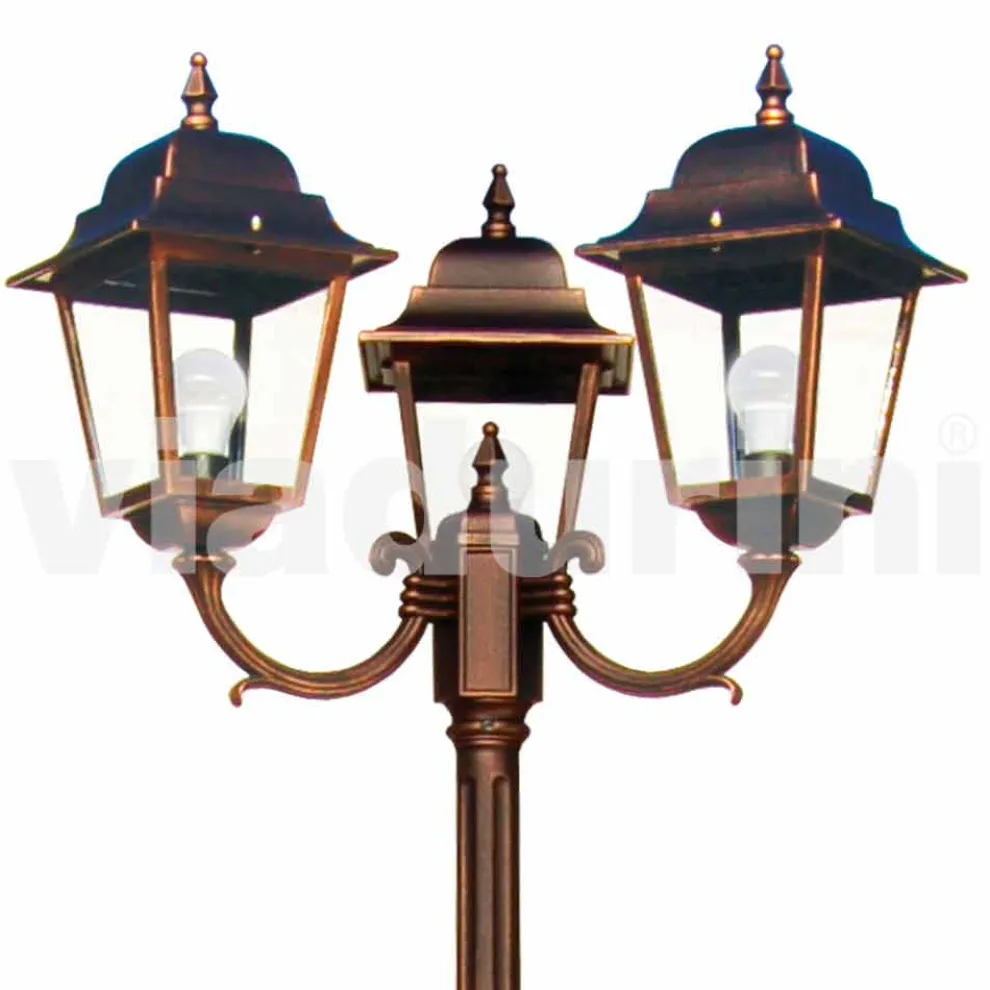Klassischer Outdoor-Laternenpfahl mit drei Lichtern, hergestellt in Italien, Aquilina