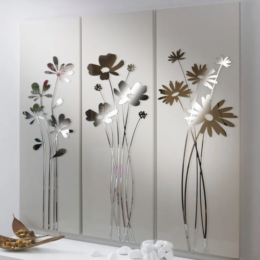Komposition aus 3 Tafeln mit Darstellung von 3 Blumensträußen, hergestellt in Italien – Colleen