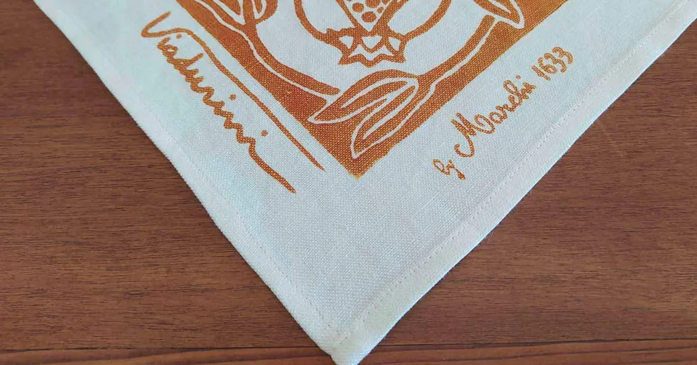 Italienisches handgefertigtes Leinengeschirrtuch mit handbedruckter Zeichnung