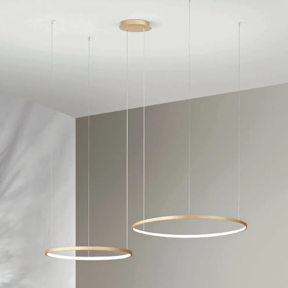 Kronleuchter mit 2 oder 3 horizontalen runden LED-Leuchten aus lackiertem Metall – Maulbeere