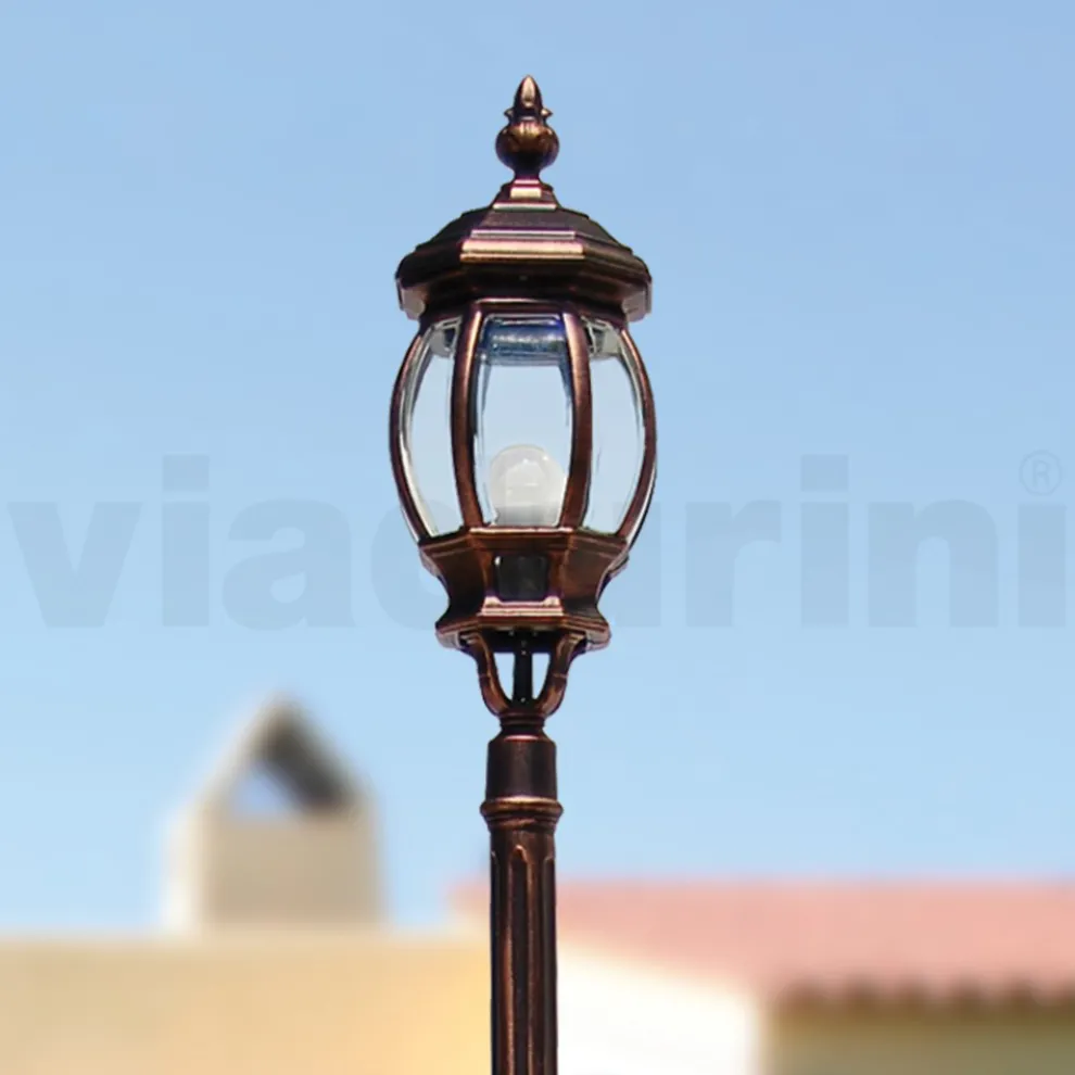 Lampe im Vintage-Stil aus Aluminiumdruckguss, hergestellt in Italien – Leona
