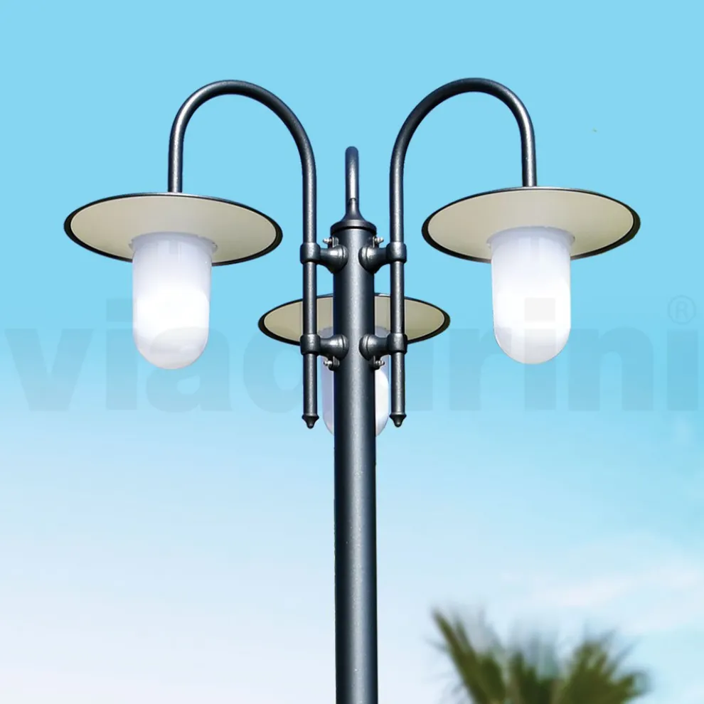 Laternenpfahl mit 3 Lichtern im Vintage-Stil aus grauem Aluminium, hergestellt in Italien – Belen