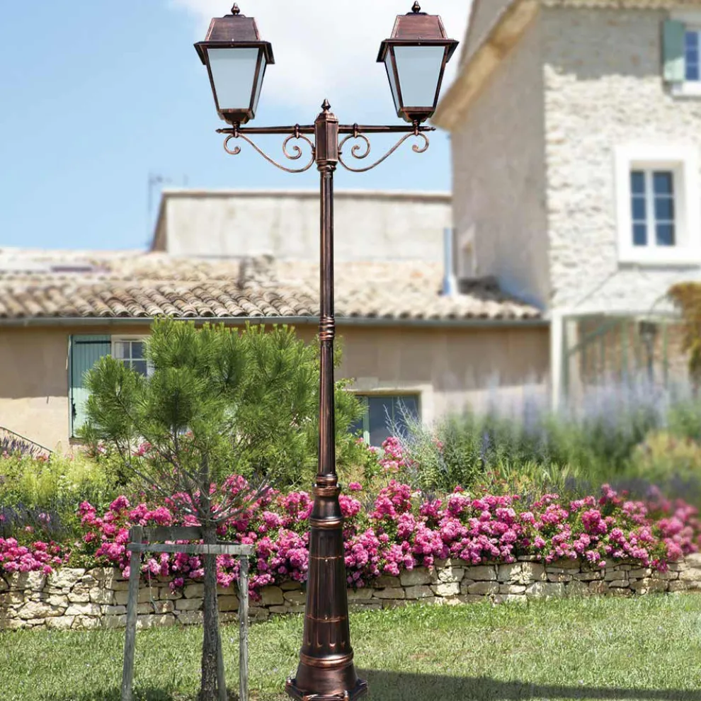 Laternenpfahl mit 2 Lichtern im Vintage-Stil aus Aluminium, hergestellt in Italien – Doroty