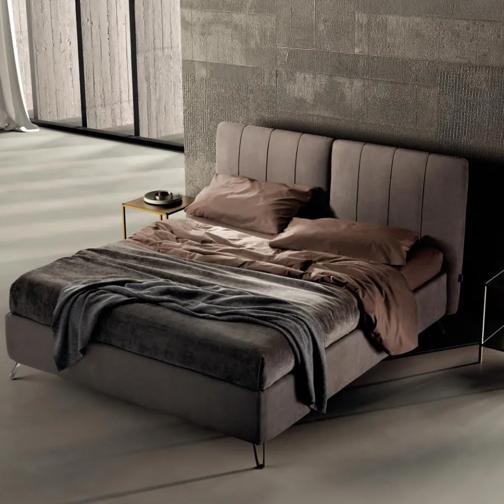 Doppelbett 160x190 mit Polsterung mit vertikalen Ripsprofilen - Nices
