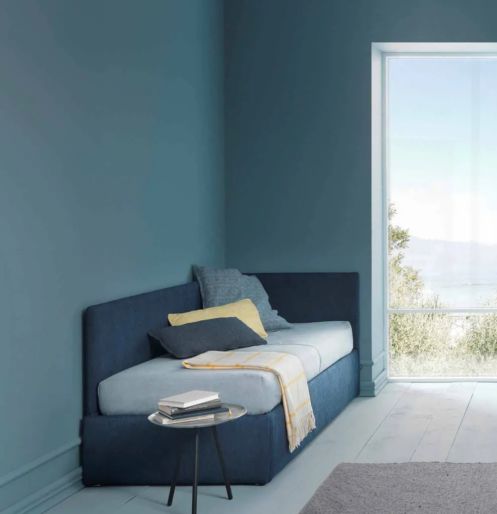 Einzelbett, mit Eckkopfteil und Seitenwand Linie 4 Bozen