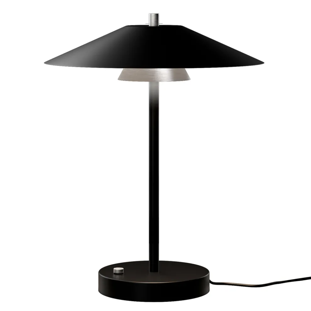 Mira Tischlampe aus Metall mit verschiedenen Ausführungen Made in Italy