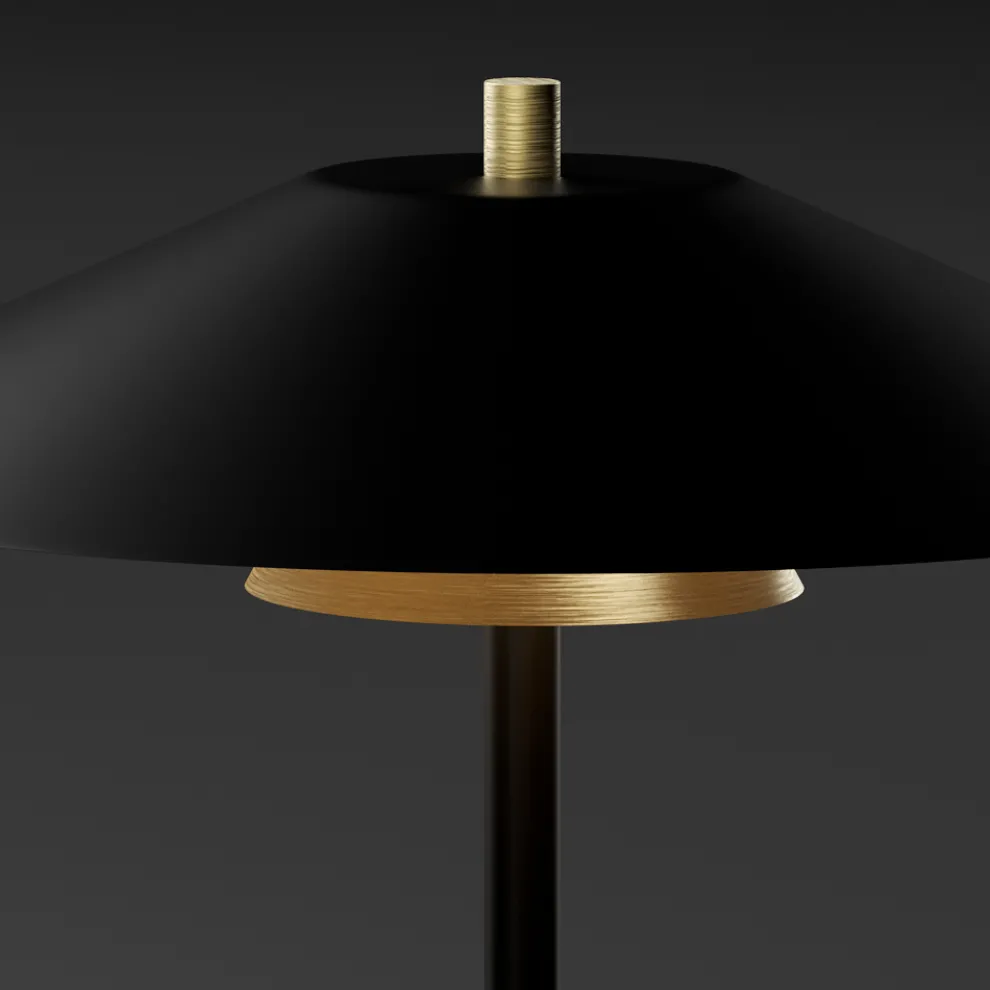 Mira Tischlampe aus Metall mit verschiedenen Ausführungen Made in Italy