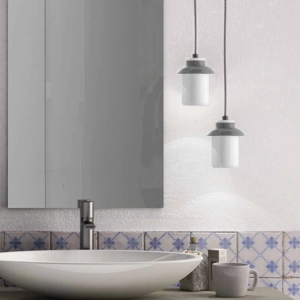 Moderne Pendelleuchte aus farbiger Keramik in Italien, Asien