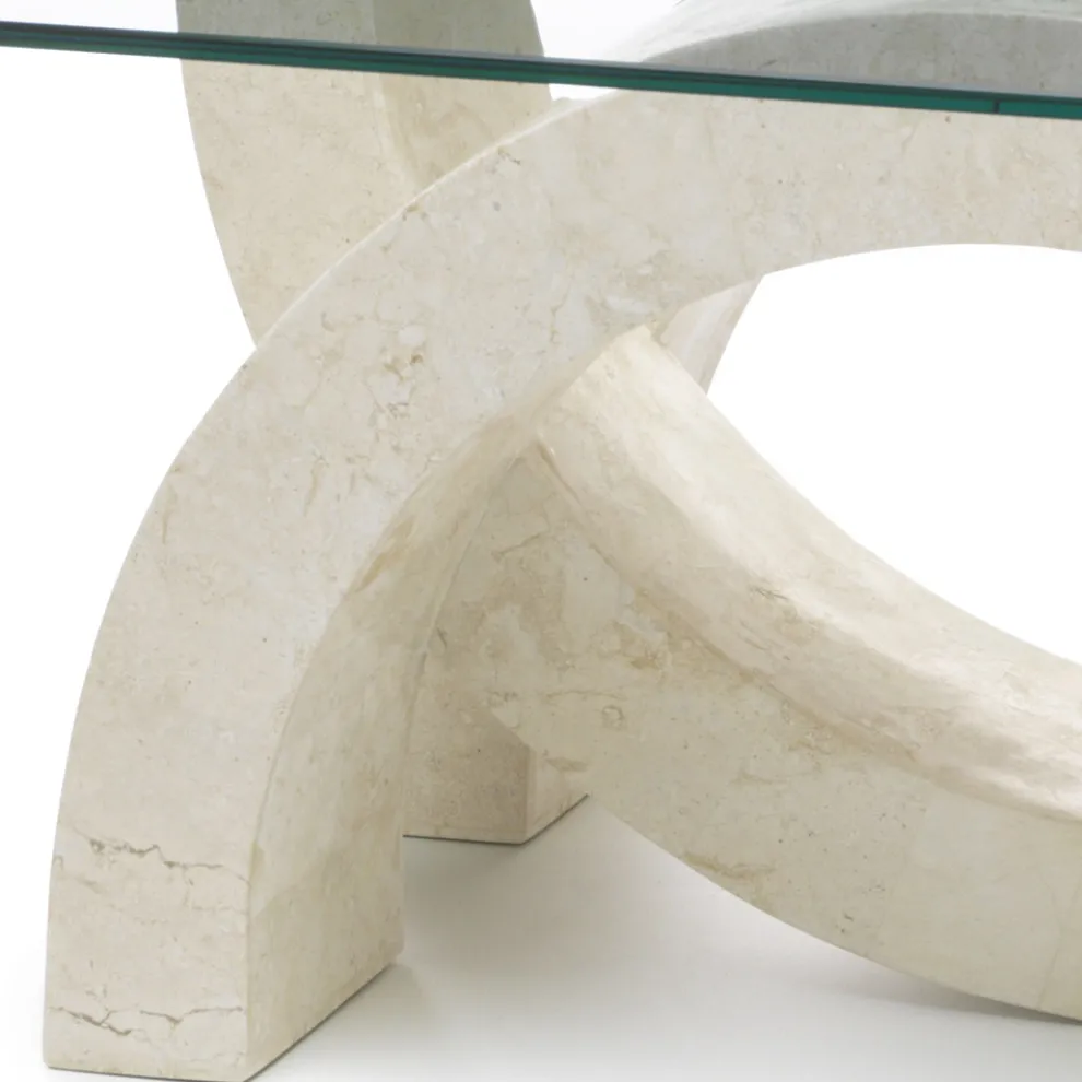 Moderner Couchtisch aus Stein und Glas – Austin
