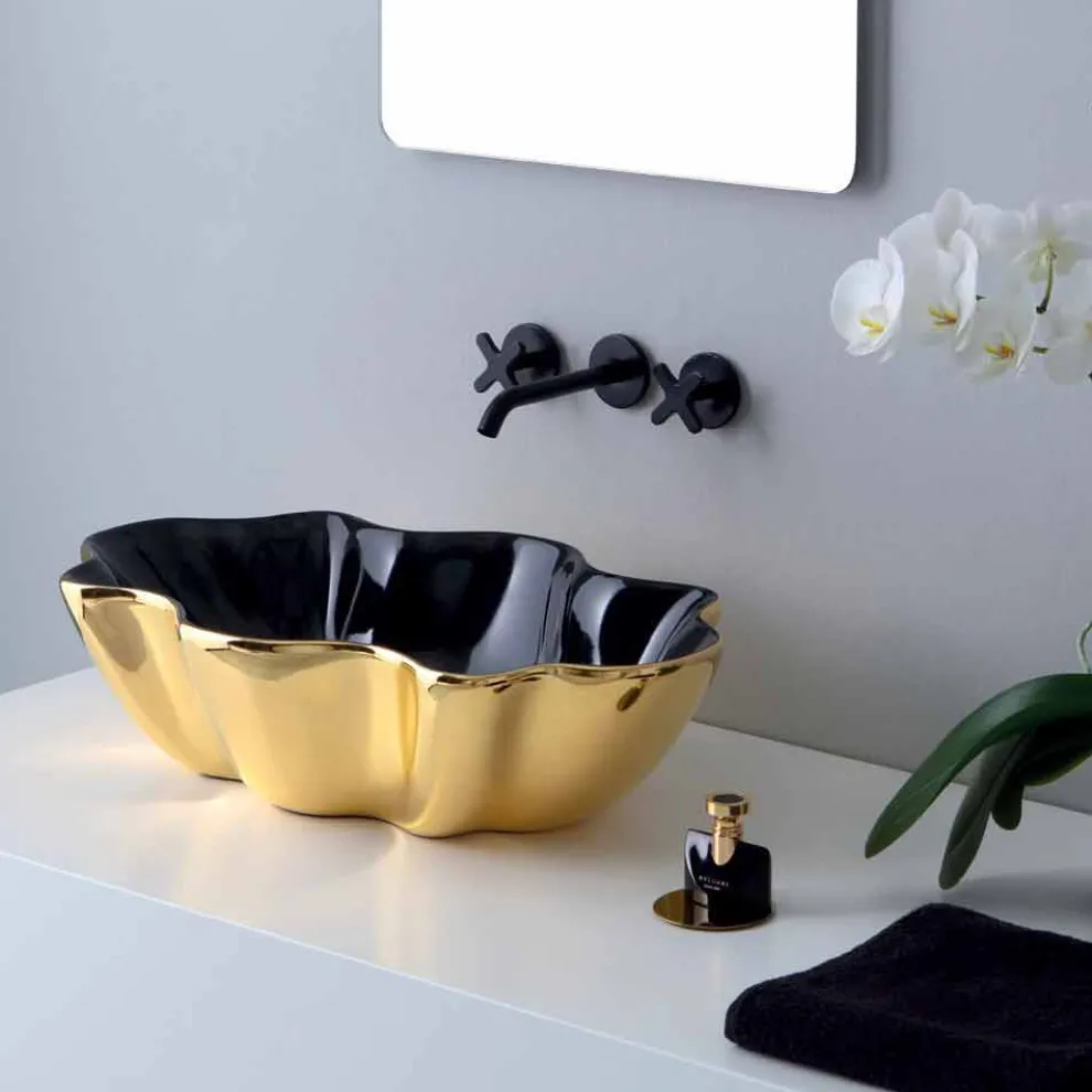 Modernes Aufsatzwaschbecken aus Gold und schwarzer Keramik aus italienischem Cubo