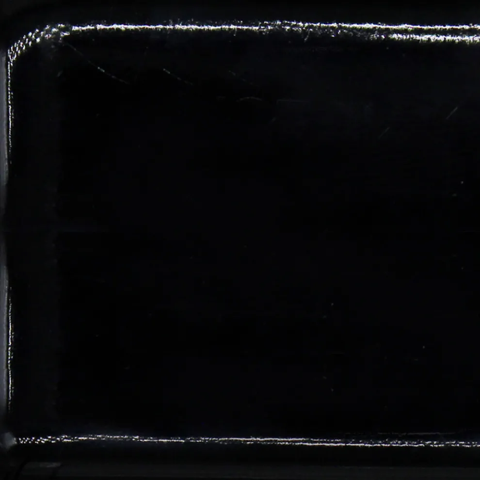 Modernes Einbau- und Aufsatzwaschbecken rechts aus Maida-Keramik