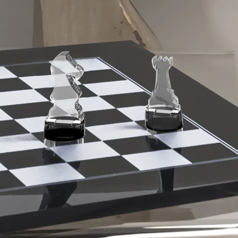 Modernes Schachbrett aus schwarzem oder weißem Plexiglas Made in Italy – Schachmatt