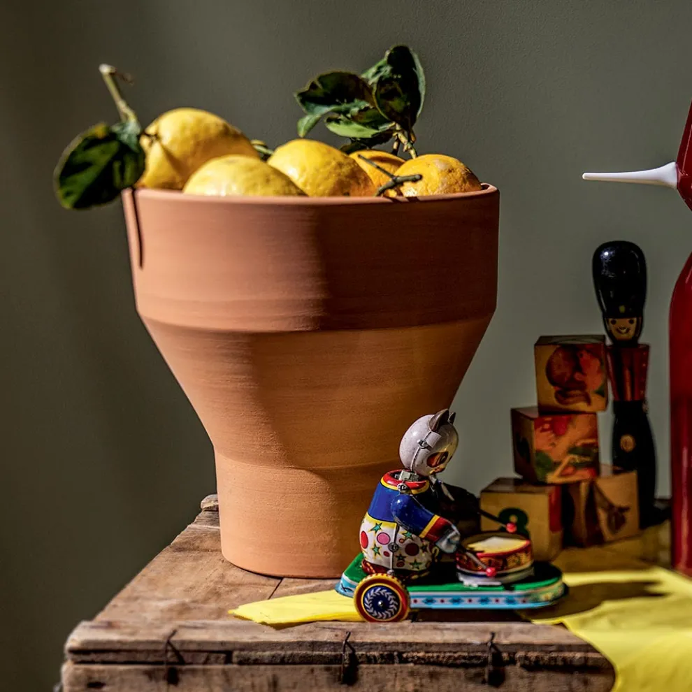 Dekorative Blumenvase mit Terrakotta-Untertasse Made in Italy - Lorna