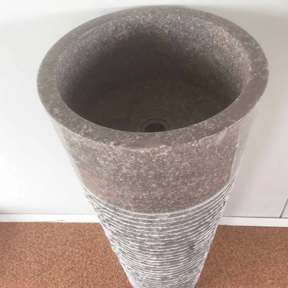 Naturstein konisches freistehendes Becken Iga, einzigartiges Design