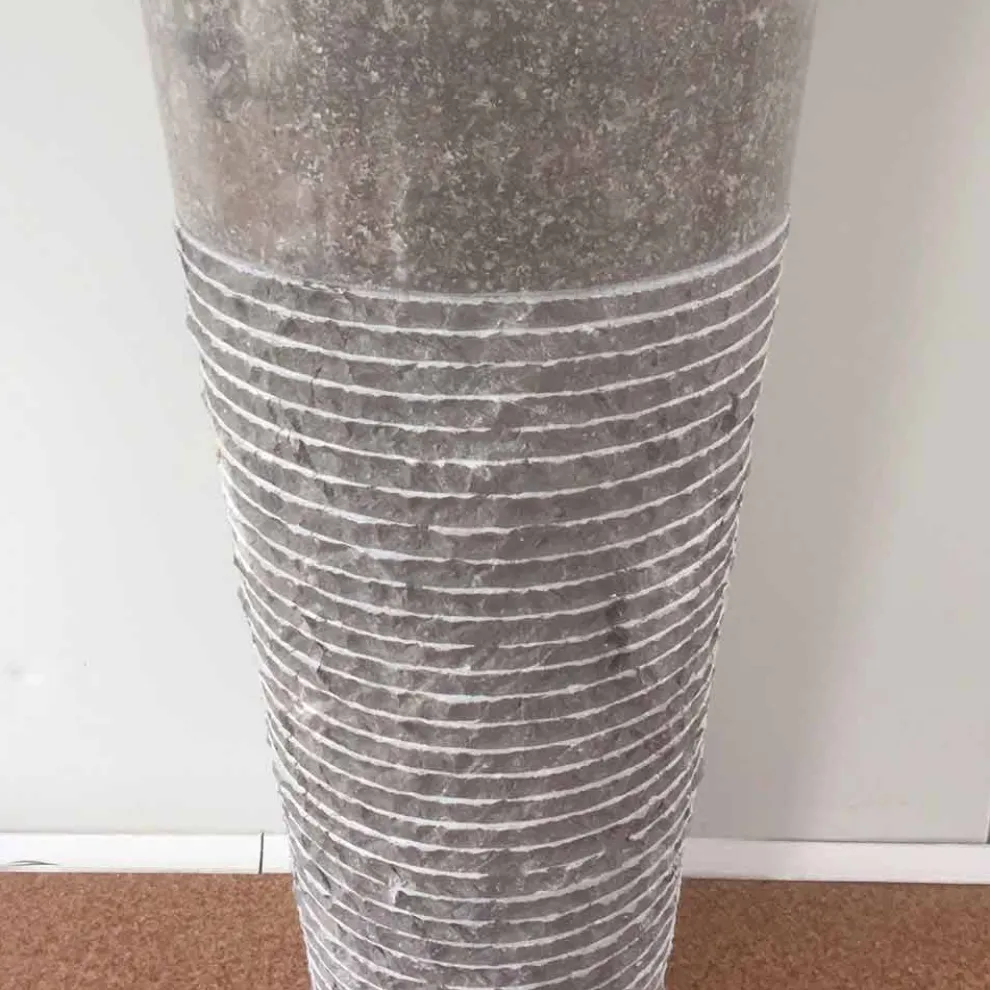 Naturstein konisches freistehendes Becken Iga, einzigartiges Design