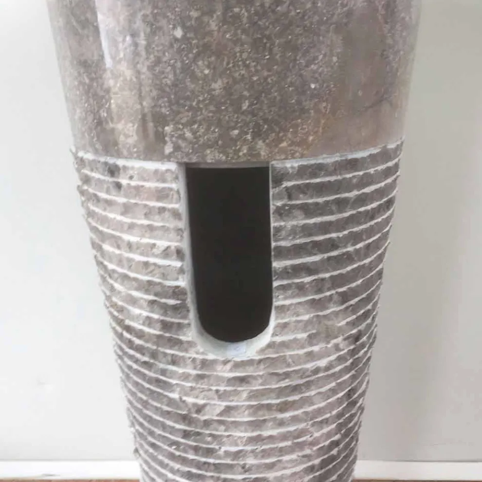 Naturstein konisches freistehendes Becken Iga, einzigartiges Design
