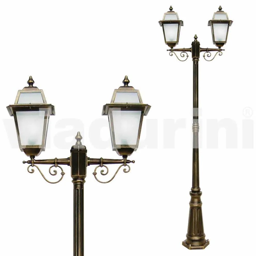 Outdoor zwei Lichter Laternenpfahl aus Aluminium, hergestellt in Italien, Kristel