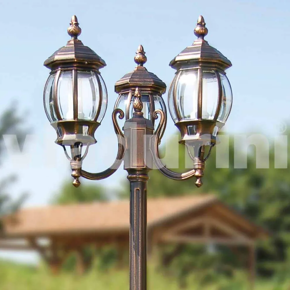 Outdoor-drei-Licht-Laternenpfahl aus Aluminium, hergestellt in Italien, Anika