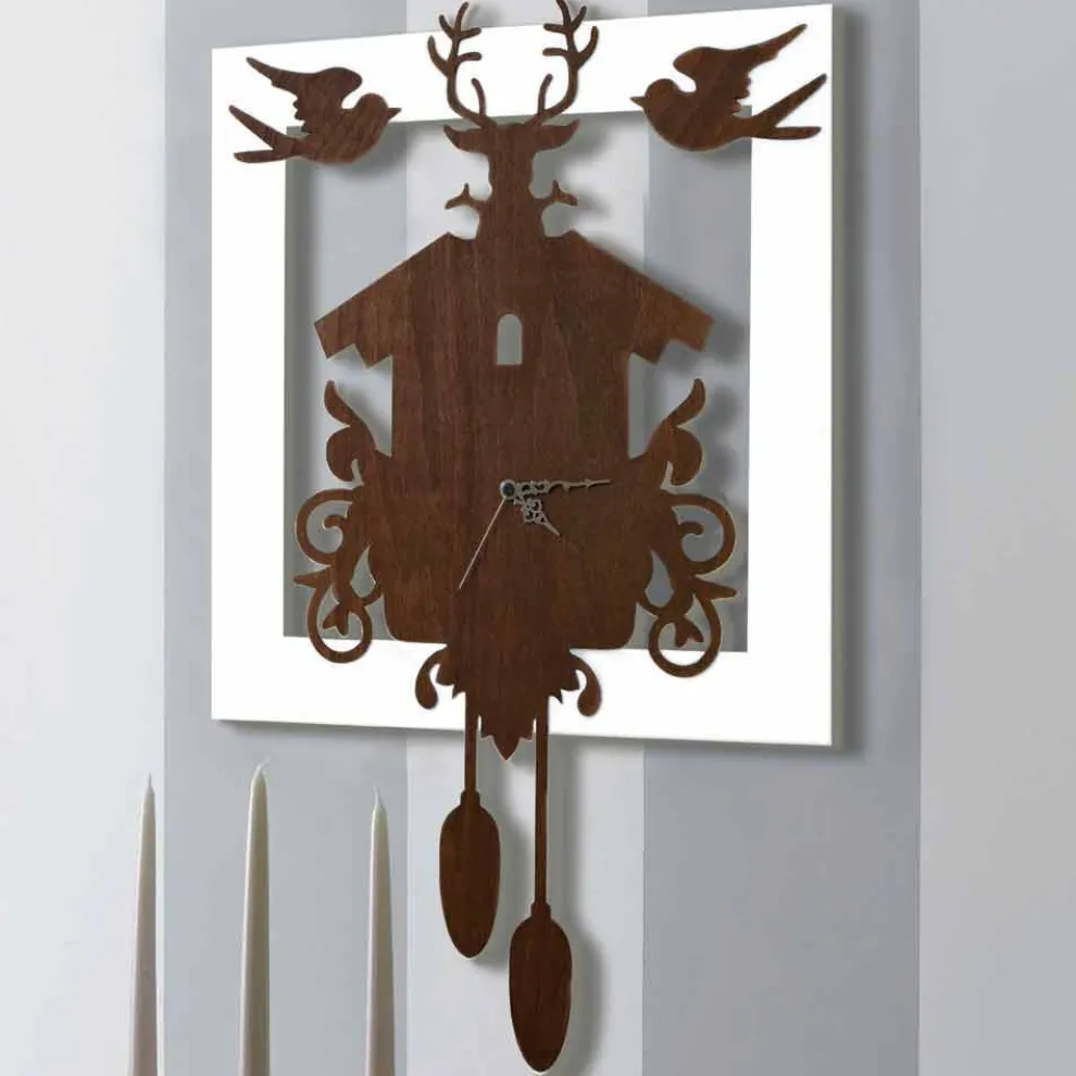 Modernes Design Wanduhr in dunkel und weiß verziertem Holz - Märchen