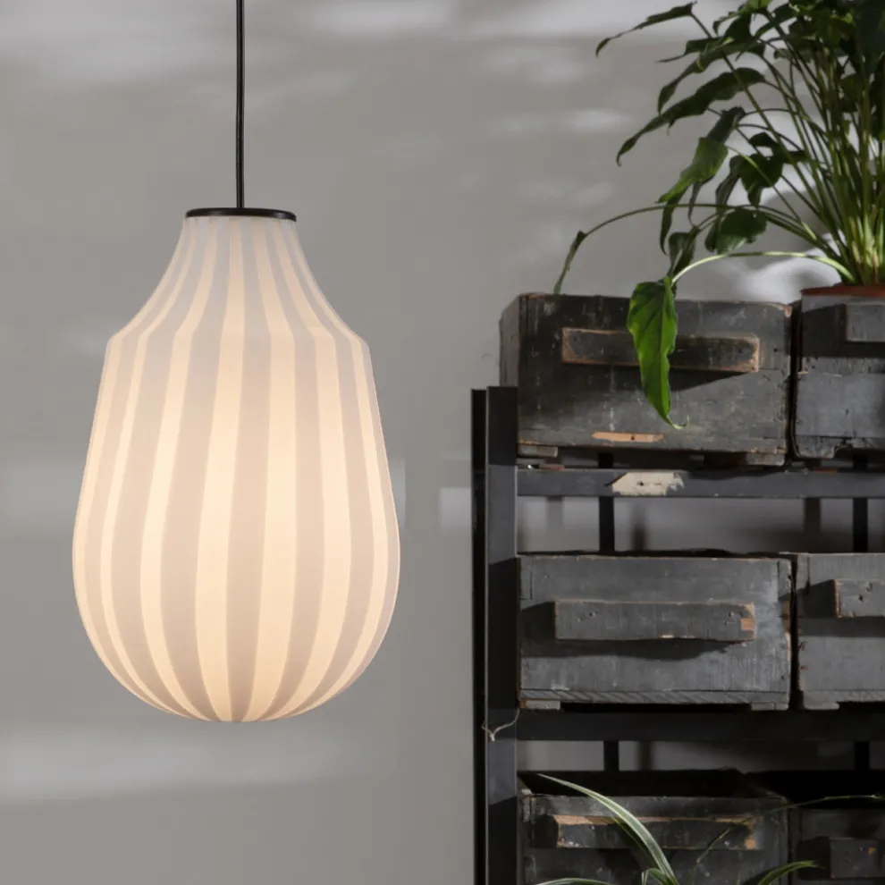 Pendelleuchte Design Länglich aus weißem Filigranglas - Caravan