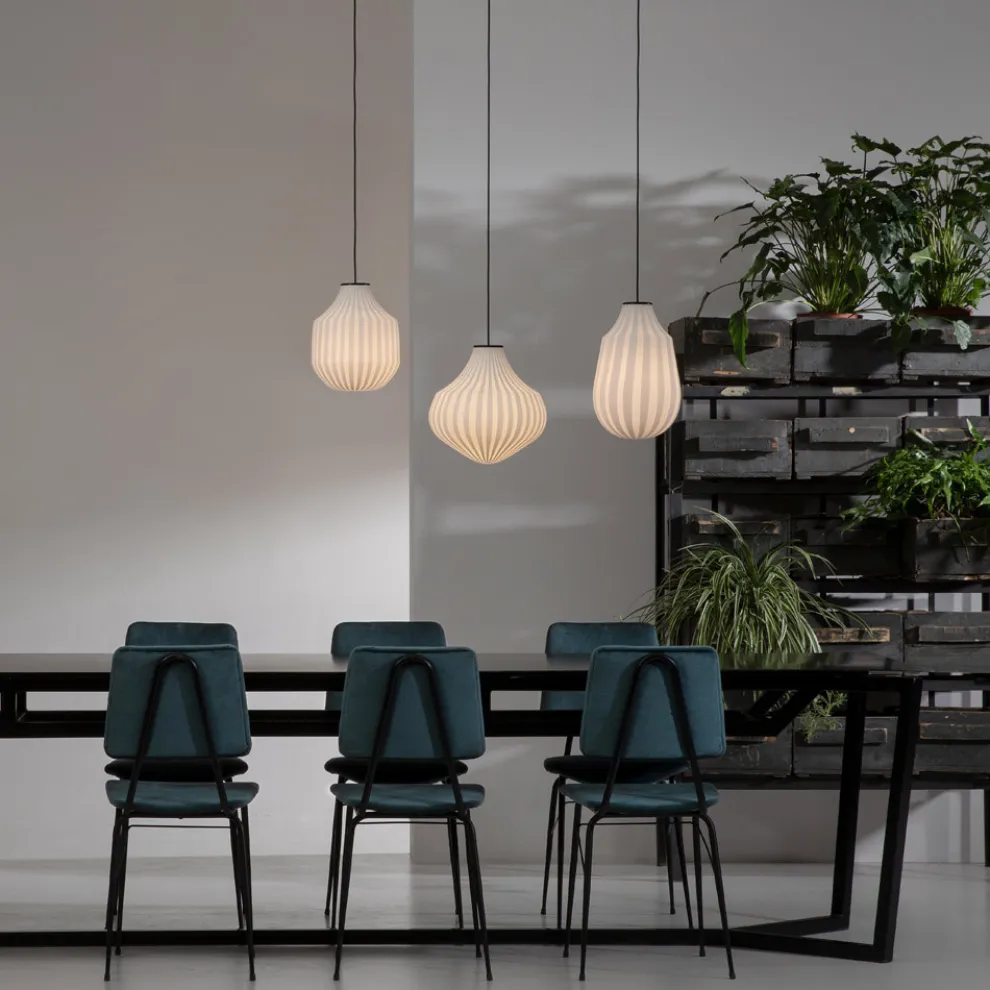 Pendelleuchte Design Länglich aus weißem Filigranglas - Caravan