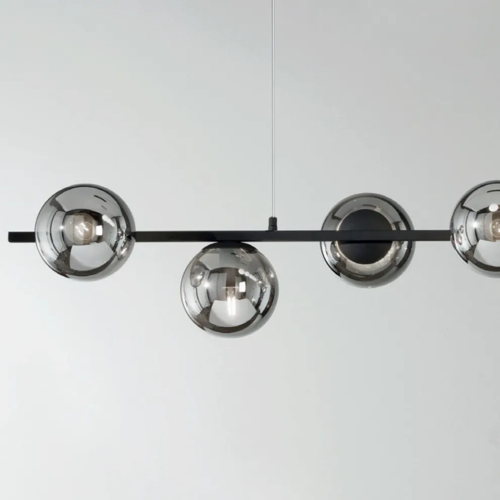 Pendelleuchte mit 6 Lichtern aus Metall und modernem mundgeblasenem Glas - Birga