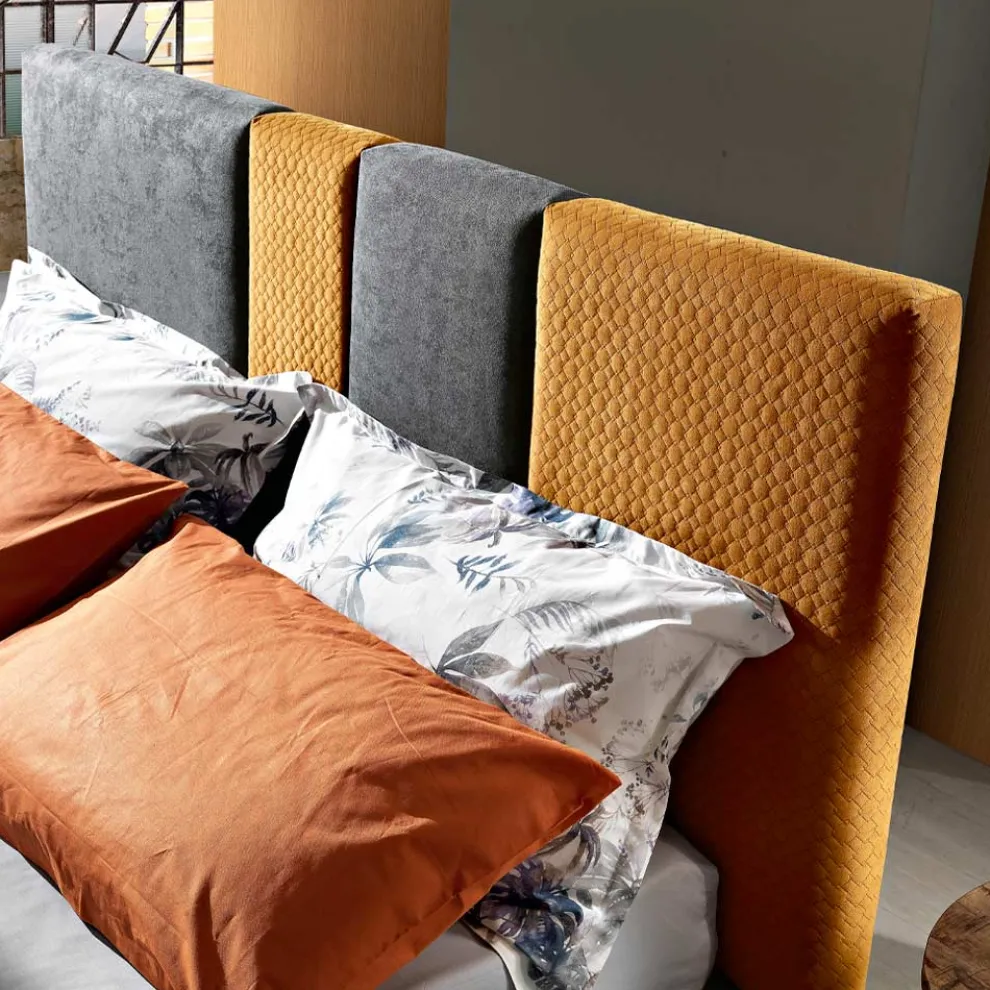 Modernes gepolstertes Doppelbett mit Falten oder gestepptem Design - Thomas