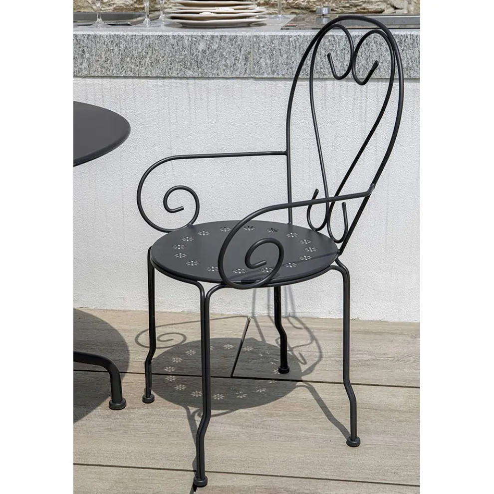 Gartenstuhl ganz aus Metall - Archiv