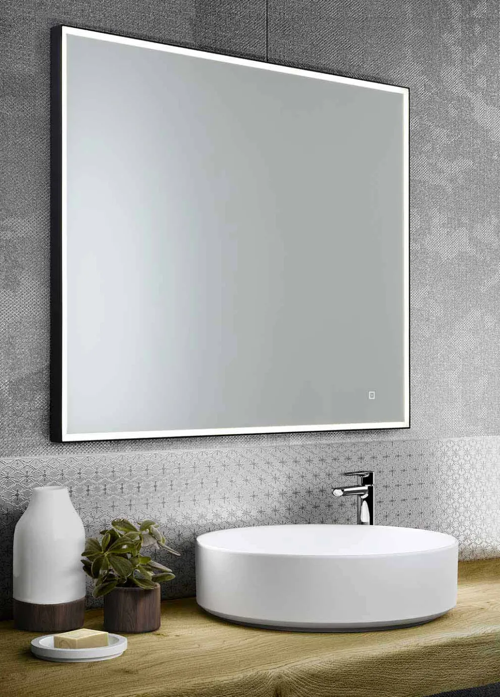 Quadratischer Wandspiegel mit LED aus Satinglas Made in Italy - Mirro