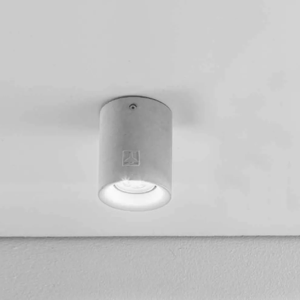 Runde Deckenlampe Beton/Gips für den Außenbereich Nadir 10 von Aldo Bernardi
