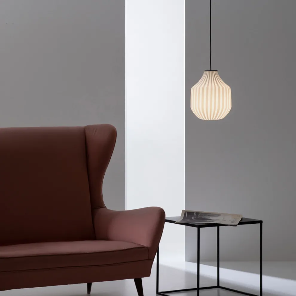 Runde Design-Hängelampe aus weißem Filigranglas - Caravan