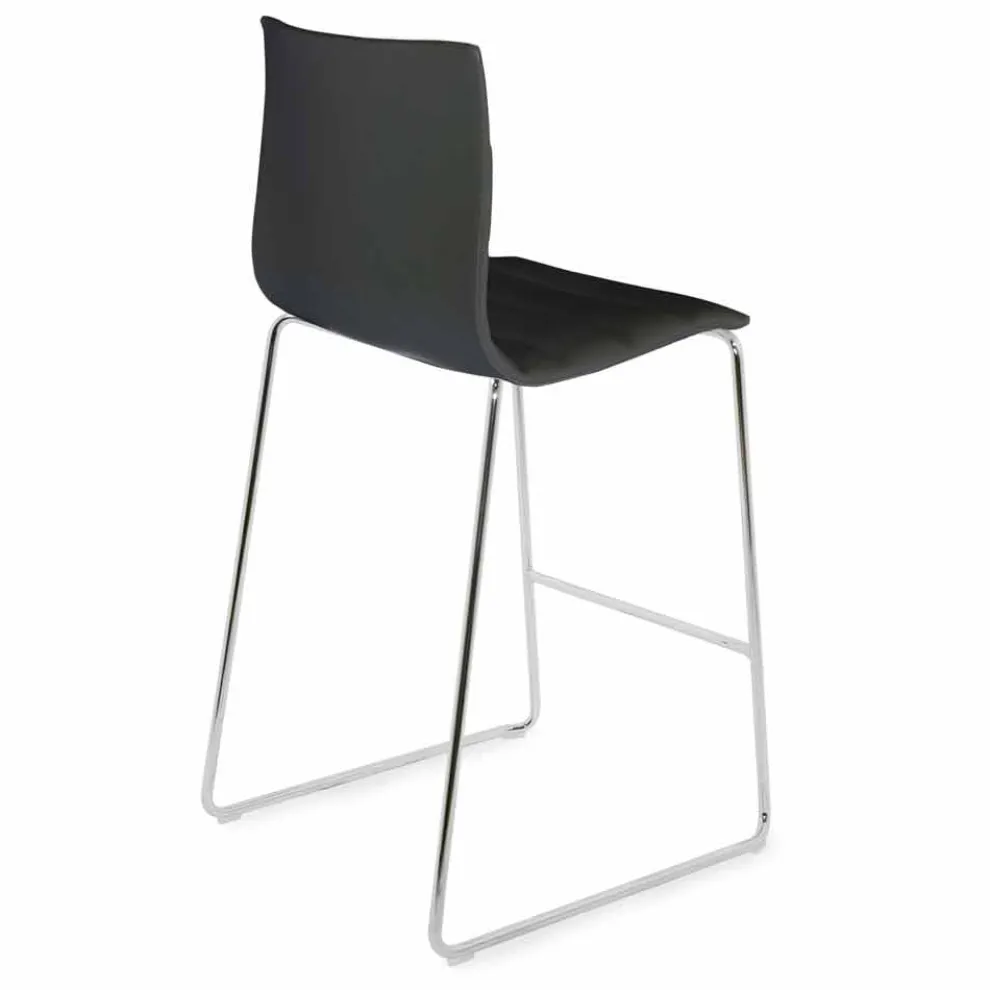 Stapelbarer Barhocker mit Kufengestell aus Stahl und recyceltem Designstoff - Verenza