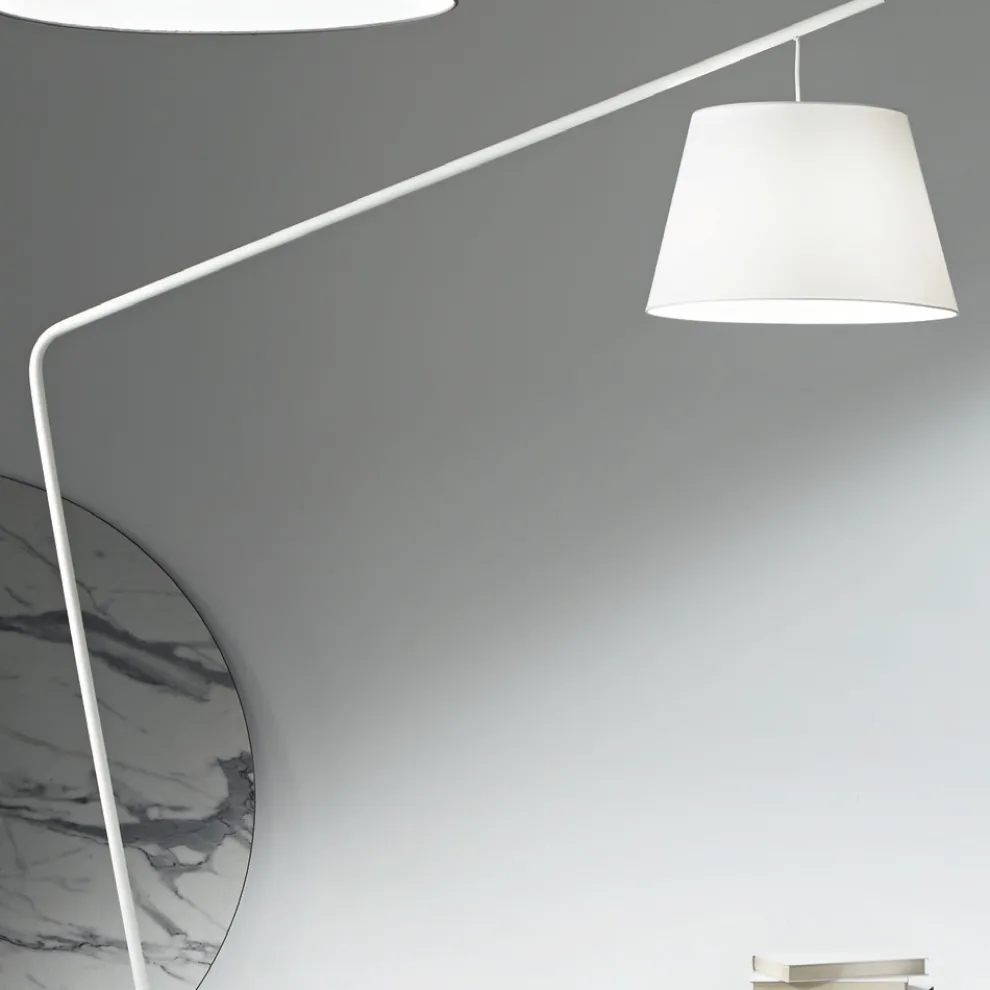 Stehlampe aus Metall mit PVC-Schirm mit Stoff bezogen - Adriana