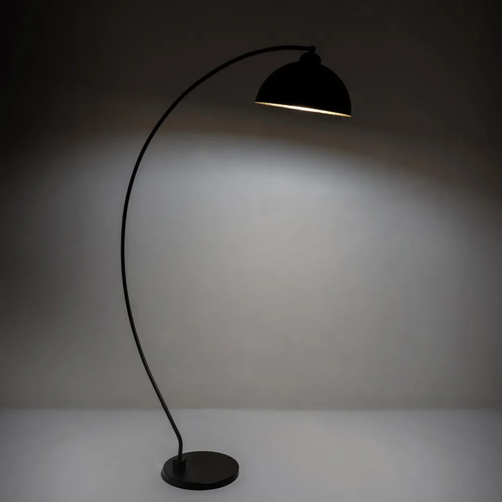 Stehlampe aus schwarzem und goldenem Metall mit verstellbarem Lampenschirm - Steave