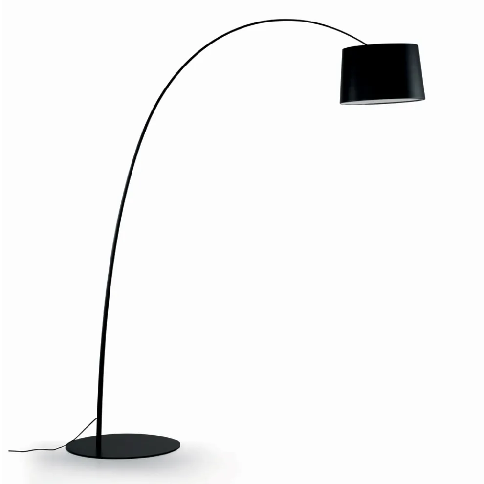 Stehlampe mit schwarzem Carbon-Stiel, hergestellt in Italien – Terni